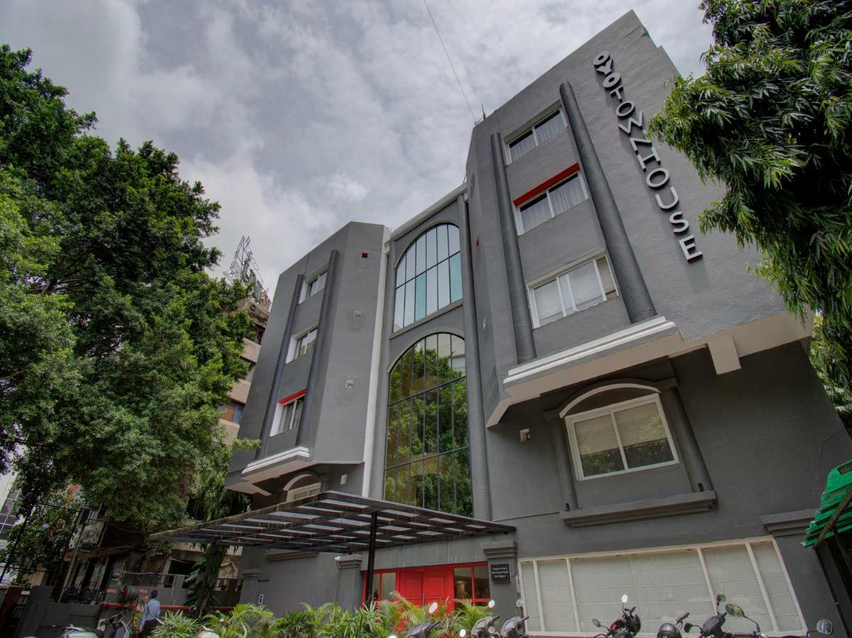 Oyo Townhouse 150 Shreyas Colony Hotel Ahmedabad Esterno foto