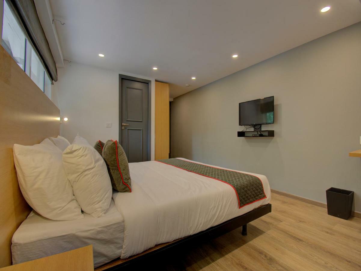 Oyo Townhouse 150 Shreyas Colony Hotel Ahmedabad Esterno foto