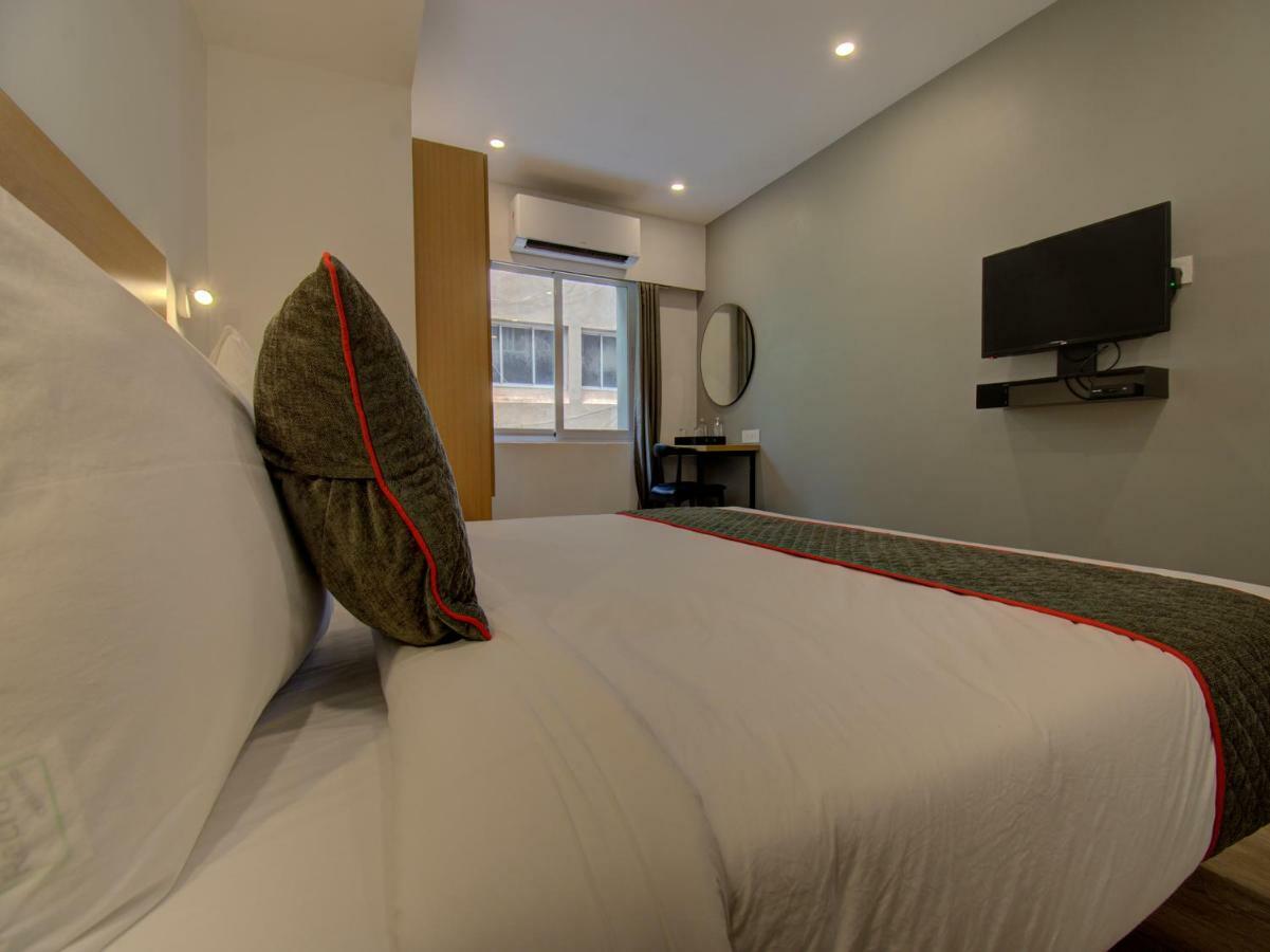 Oyo Townhouse 150 Shreyas Colony Hotel Ahmedabad Esterno foto