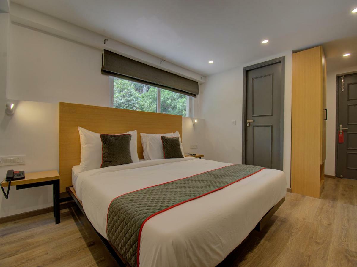 Oyo Townhouse 150 Shreyas Colony Hotel Ahmedabad Esterno foto